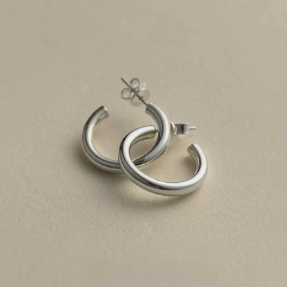 18K Gold Vermeil Sterling Silver Minimalist Smooth C-Shaped Hoop Earrings | Declaras