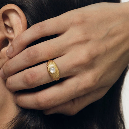 Sterling Silver Plated With 18K Gold Vintage Mother-of-pearl Open Ring