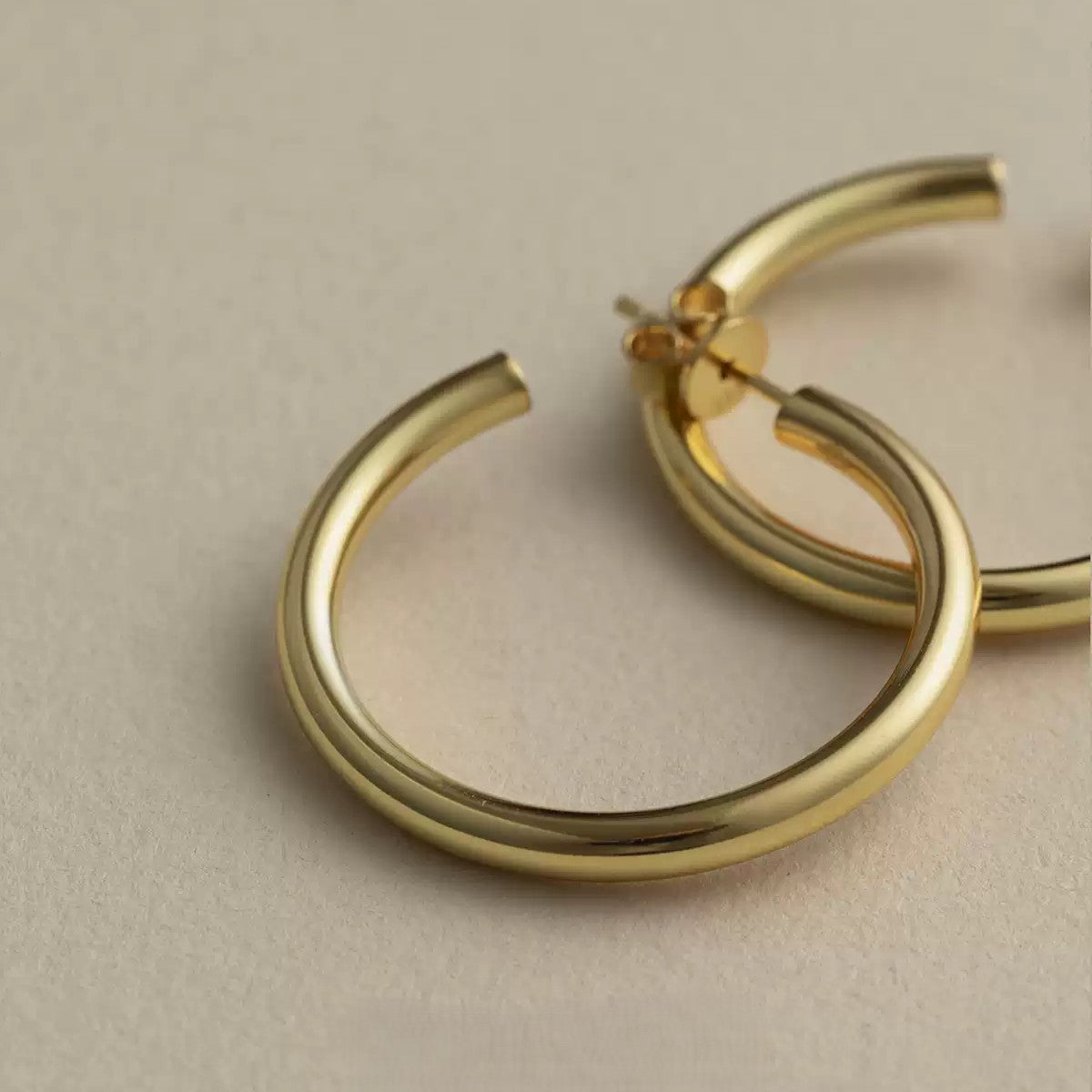 18K Gold Vermeil Sterling Silver Minimalist Smooth C-Shaped Hoop Earrings | Declaras